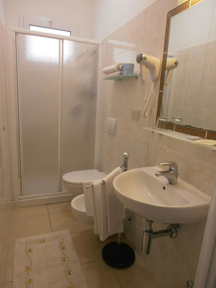 מארוטה Hotel Toscana מראה חיצוני תמונה